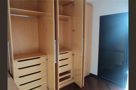 Casa à venda com 233m², 3 quartos e 6 vagas