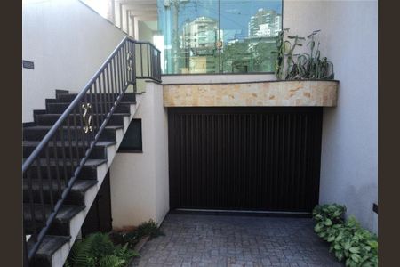 Casa à venda com 233m², 3 quartos e 6 vagas