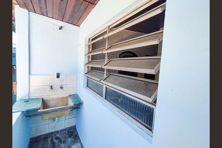 Casa para alugar com 60m², 1 quarto e 1 vagaÁrea de Serviço