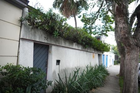 Casa à venda com 320m², 3 quartos e 2 vagasFachada