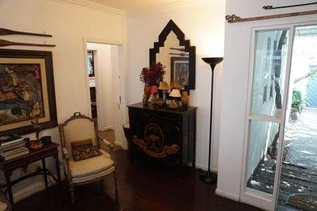 Casa à venda com 320m², 3 quartos e 2 vagasSala