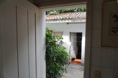 Casa à venda com 320m², 3 quartos e 2 vagasEntrada