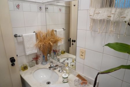 Casa à venda com 320m², 3 quartos e 2 vagasBanheiro do Quarto 1