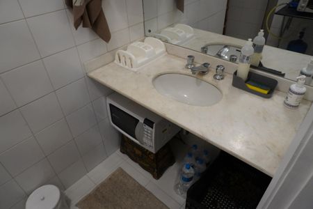 Casa à venda com 320m², 3 quartos e 2 vagasBanheiro de Serviço