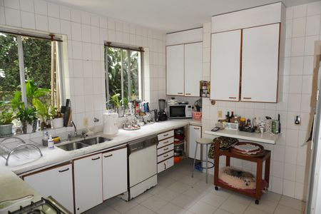 Casa à venda com 320m², 3 quartos e 2 vagasCozinha