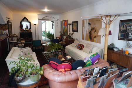 Casa à venda com 320m², 3 quartos e 2 vagasSala