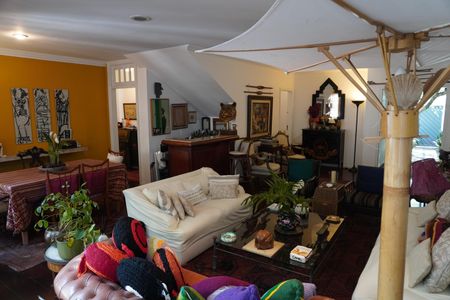 Casa à venda com 320m², 3 quartos e 2 vagasSala