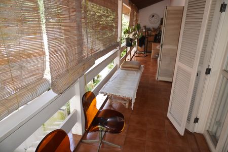 Casa à venda com 320m², 3 quartos e 2 vagasQuarto 2 - Varanda