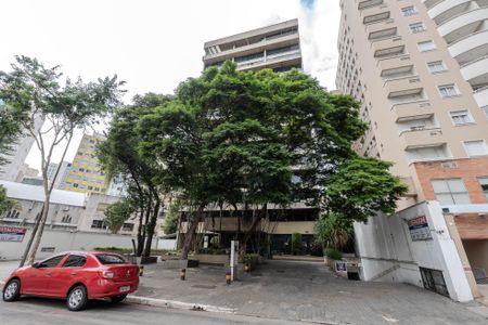 Apartamento à venda com 42m², 1 quarto e 1 vaga Apartamento à venda com 42m², 1 quarto e 1 vagaFachada