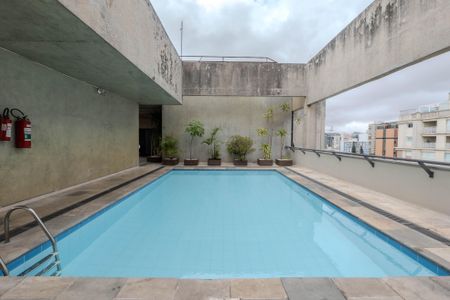 Apartamento à venda com 42m², 1 quarto e 1 vaga Apartamento à venda com 42m², 1 quarto e 1 vagaÁrea comum - Piscina