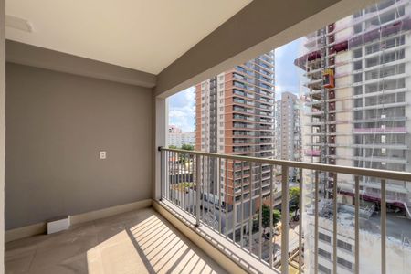 Apartamento à venda com 46m², 1 quarto e 1 vaga Apartamento à venda com 46m², 1 quarto e 1 vagaVaranda