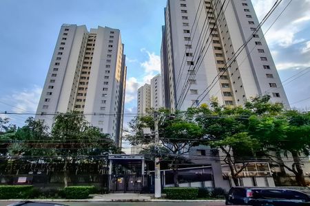 Apartamento à venda com 68m², 3 quartos e 2 vagas Apartamento à venda com 68m², 3 quartos e 2 vagasFachada