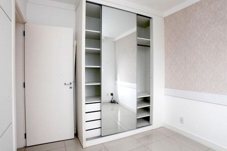 Apartamento à venda com 84m², 2 quartos e 2 vagasQuarto 2