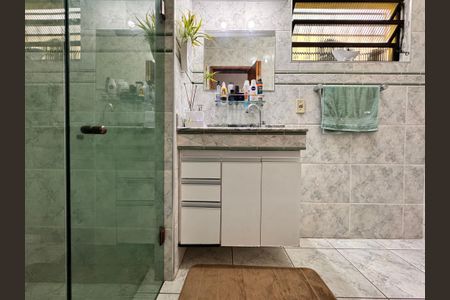 Casa à venda com 238m², 3 quartos e 3 vagasBanheiro 