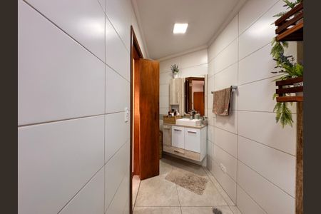 Casa à venda com 238m², 3 quartos e 3 vagasBanheiro da suíte 