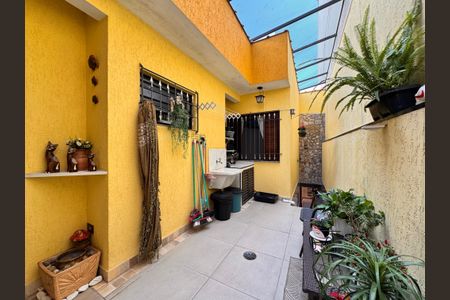 Casa à venda com 238m², 3 quartos e 3 vagasQuintal