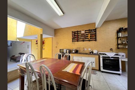 Casa à venda com 238m², 3 quartos e 3 vagasÁrea gourmet 