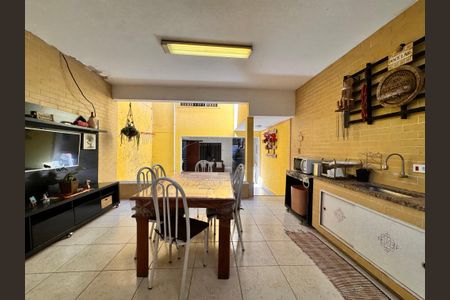 Casa à venda com 238m², 3 quartos e 3 vagasÁrea gourmet 