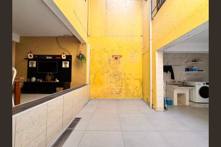 Casa à venda com 238m², 3 quartos e 3 vagasQuintal