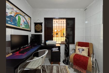 Casa à venda com 238m², 3 quartos e 3 vagasEscritório