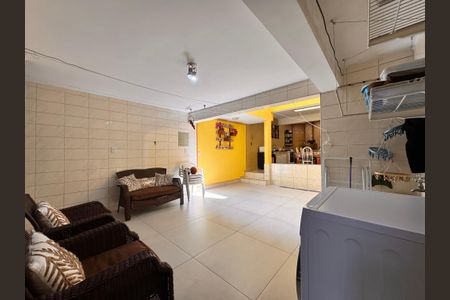 Casa à venda com 238m², 3 quartos e 3 vagasLavanderia