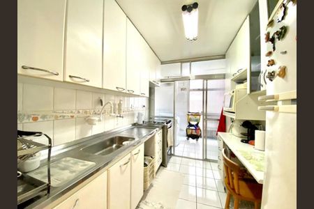 Apartamento à venda com 90m², 2 quartos e 1 vagaFoto 04