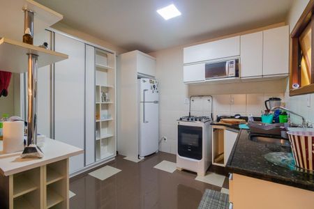 Casa à venda com 154m², 3 quartos e 2 vagas Casa à venda com 154m², 3 quartos e 2 vagasCozinha