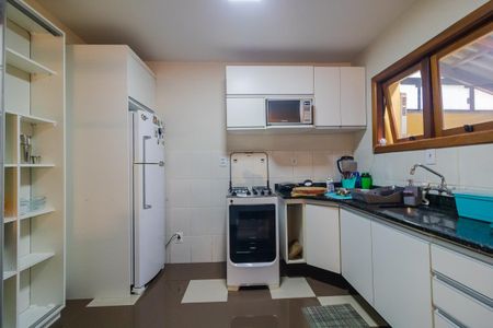 Casa à venda com 154m², 3 quartos e 2 vagas Casa à venda com 154m², 3 quartos e 2 vagasCozinha