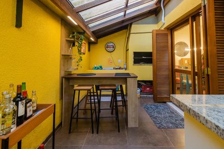 Casa à venda com 154m², 3 quartos e 2 vagas Casa à venda com 154m², 3 quartos e 2 vagasÁrea privativa