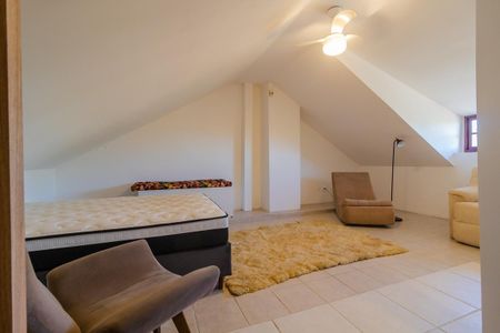 Casa à venda com 154m², 3 quartos e 2 vagas Casa à venda com 154m², 3 quartos e 2 vagasSotão