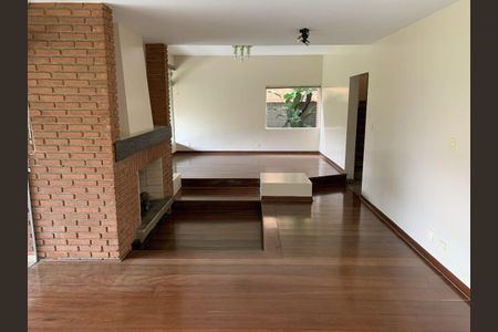 Casa à venda com 400m², 4 quartos e 4 vagasFoto 02