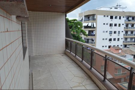 Apartamento para alugar com 130m², 3 quartos e 2 vagas Apartamento para alugar com 130m², 3 quartos e 2 vagasVaranda