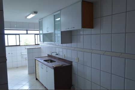 Apartamento para alugar com 130m², 3 quartos e 2 vagas Apartamento para alugar com 130m², 3 quartos e 2 vagasCozinha
