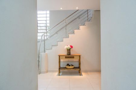 Apartamento à venda com 114m², 3 quartos e sem vaga Apartamento à venda com 114m², 3 quartos e sem vagaHall social