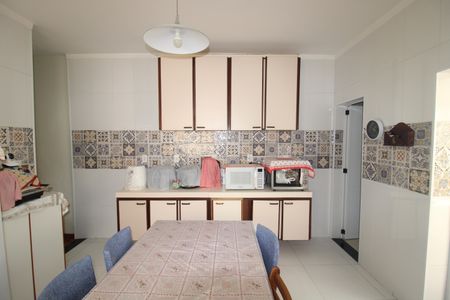 Casa à venda com 168m², 3 quartos e 2 vagasCozinha