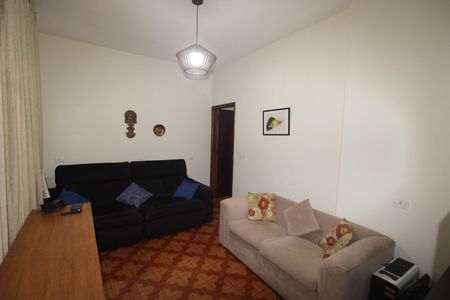 Casa à venda com 168m², 3 quartos e 2 vagasSala