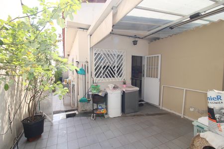 Casa à venda com 168m², 3 quartos e 2 vagasÁrea de Serviço