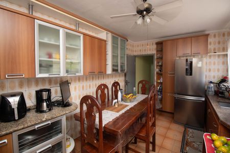 Casa à venda com 200m², 3 quartos e 2 vagasCozinha