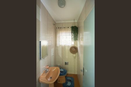 Casa à venda com 200m², 3 quartos e 2 vagasBanheiro 2