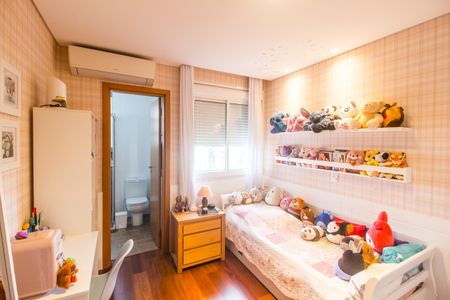 Apartamento à venda com 172m², 3 quartos e 3 vagas Apartamento à venda com 172m², 3 quartos e 3 vagasSuíte 2