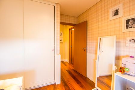 Apartamento à venda com 172m², 3 quartos e 3 vagas Apartamento à venda com 172m², 3 quartos e 3 vagasSuíte 2