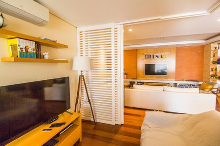 Apartamento à venda com 172m², 3 quartos e 3 vagas Apartamento à venda com 172m², 3 quartos e 3 vagasEscritório