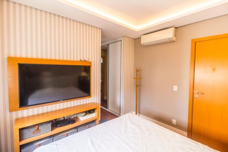 Apartamento à venda com 172m², 3 quartos e 3 vagas Apartamento à venda com 172m², 3 quartos e 3 vagasSuíte 1