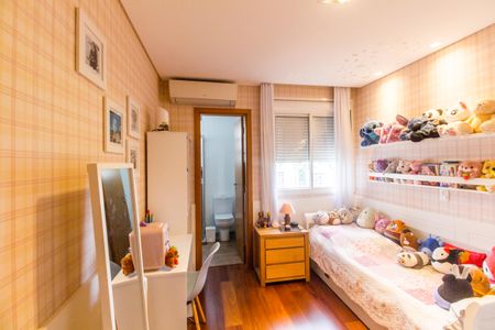 Apartamento à venda com 172m², 3 quartos e 3 vagas Apartamento à venda com 172m², 3 quartos e 3 vagasSuíte 2