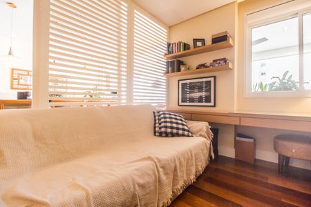 Apartamento à venda com 172m², 3 quartos e 3 vagas Apartamento à venda com 172m², 3 quartos e 3 vagasEscritório