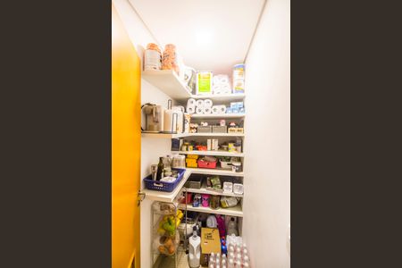 Apartamento à venda com 172m², 3 quartos e 3 vagas Apartamento à venda com 172m², 3 quartos e 3 vagasDespensa