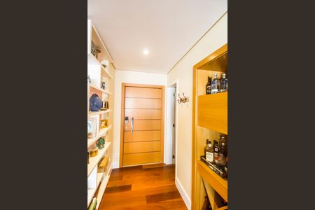 Apartamento à venda com 172m², 3 quartos e 3 vagas Apartamento à venda com 172m², 3 quartos e 3 vagasEntrada