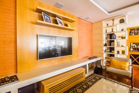 Apartamento à venda com 172m², 3 quartos e 3 vagas Apartamento à venda com 172m², 3 quartos e 3 vagasSala de TV