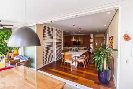 Apartamento à venda com 172m², 3 quartos e 3 vagas Apartamento à venda com 172m², 3 quartos e 3 vagasVaranda gourmet