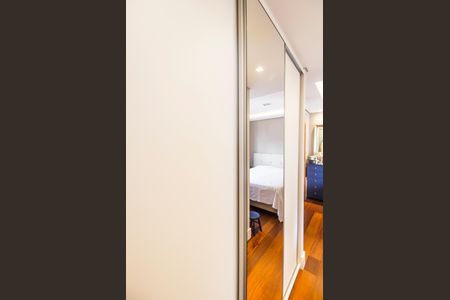 Apartamento à venda com 172m², 3 quartos e 3 vagas Apartamento à venda com 172m², 3 quartos e 3 vagasCloset da suíte 1